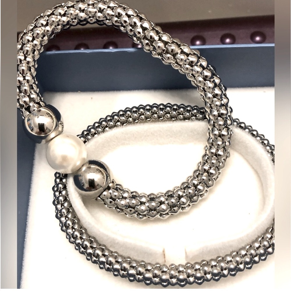 🆕Stackable bracelets silver Pearl -NWOT boxed